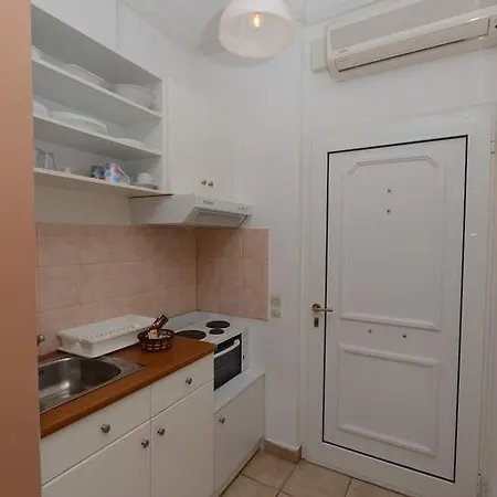 Roula's & Διαμέρισμα Αχαράβη