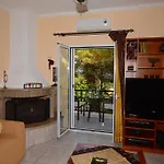 Roula's & Αχαράβη