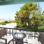 Roula's & Διαμέρισμα Αχαράβη