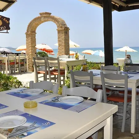 Roula's & Apartment Acharavi (Corfu)