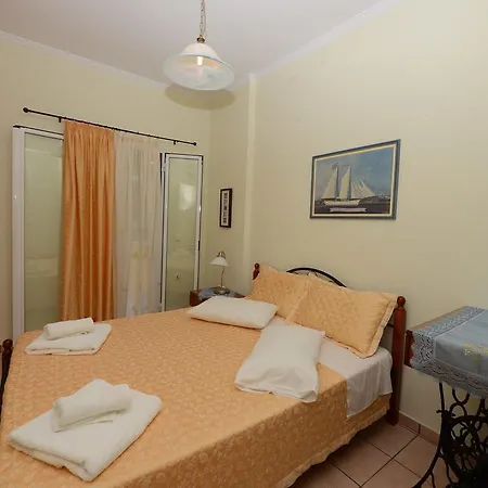 Roula's & Apartamento *